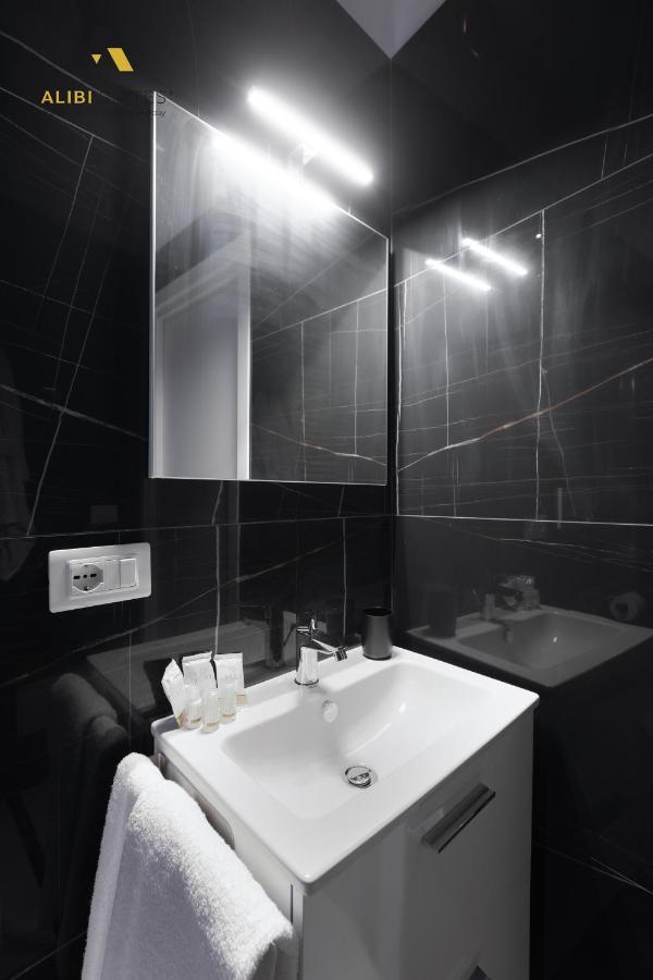 Alibi Suites Suite Museum: Gioiello Con Vista Sul Museo Archeologico Nazionale, Letto E Doccia Con Cromoterapia, Smart Tv, Wifi E A/C Ruvo di Puglia Exteriör bild