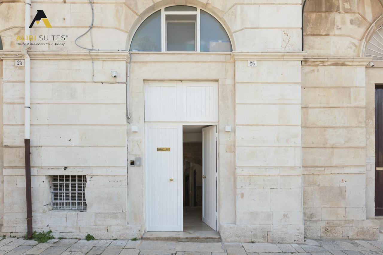 Alibi Suites Suite Museum: Gioiello Con Vista Sul Museo Archeologico Nazionale, Letto E Doccia Con Cromoterapia, Smart Tv, Wifi E A/C Ruvo di Puglia Exteriör bild
